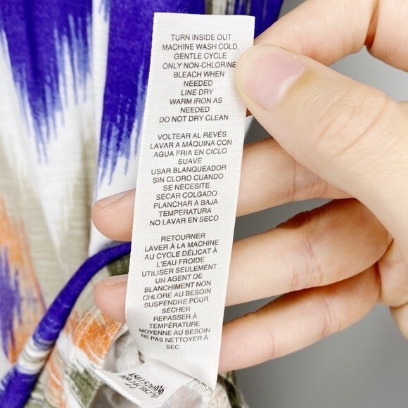 Chicos Aztec Ruched Sides Stretch Boho Soft Blouse Shirt Size 2 (L) - Picture 5 of 9